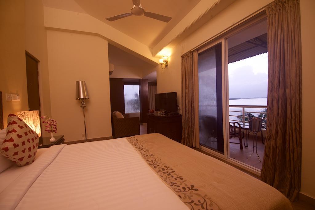 Deltin Palms Riverfront Panaji Exterior photo